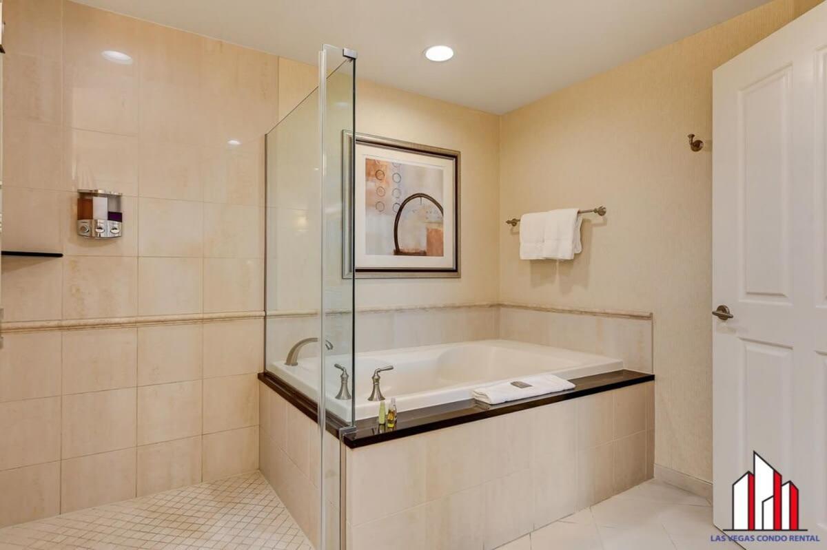 Mgm Signature-22-611 Strip View Jacuzzi Studio Las Vegas Bagian luar foto