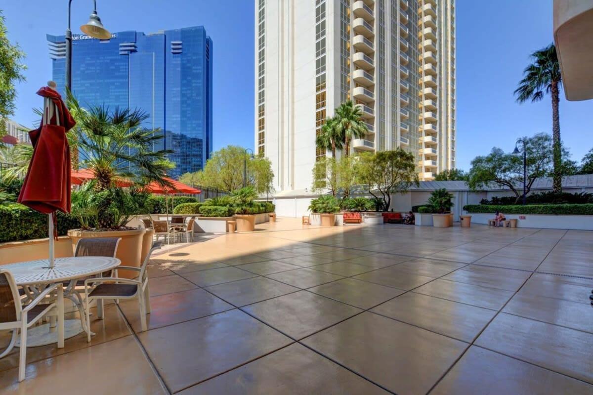 Mgm Signature-22-611 Strip View Jacuzzi Studio Las Vegas Bagian luar foto